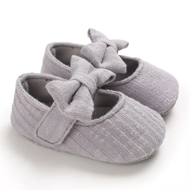 The Perfect Fit for Your Little Princess: Baby Wool Knitted Bow Shoes